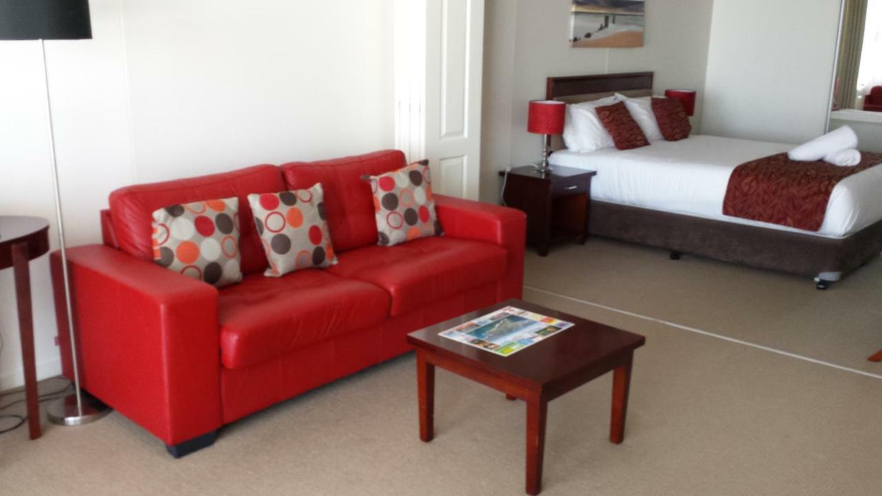 Ocean Views Resort Caloundra Exterior photo